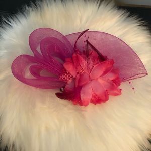 - Anita Women Fascinator small hairpin feather red, hot pink hat